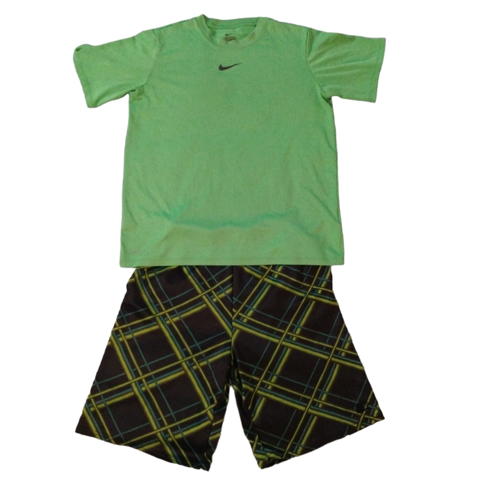 Nike boys large top/shorts